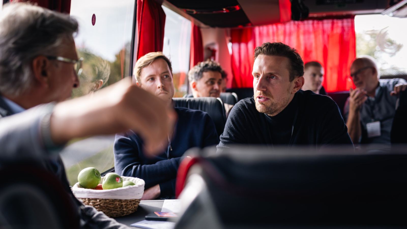Gespräche im Bus
