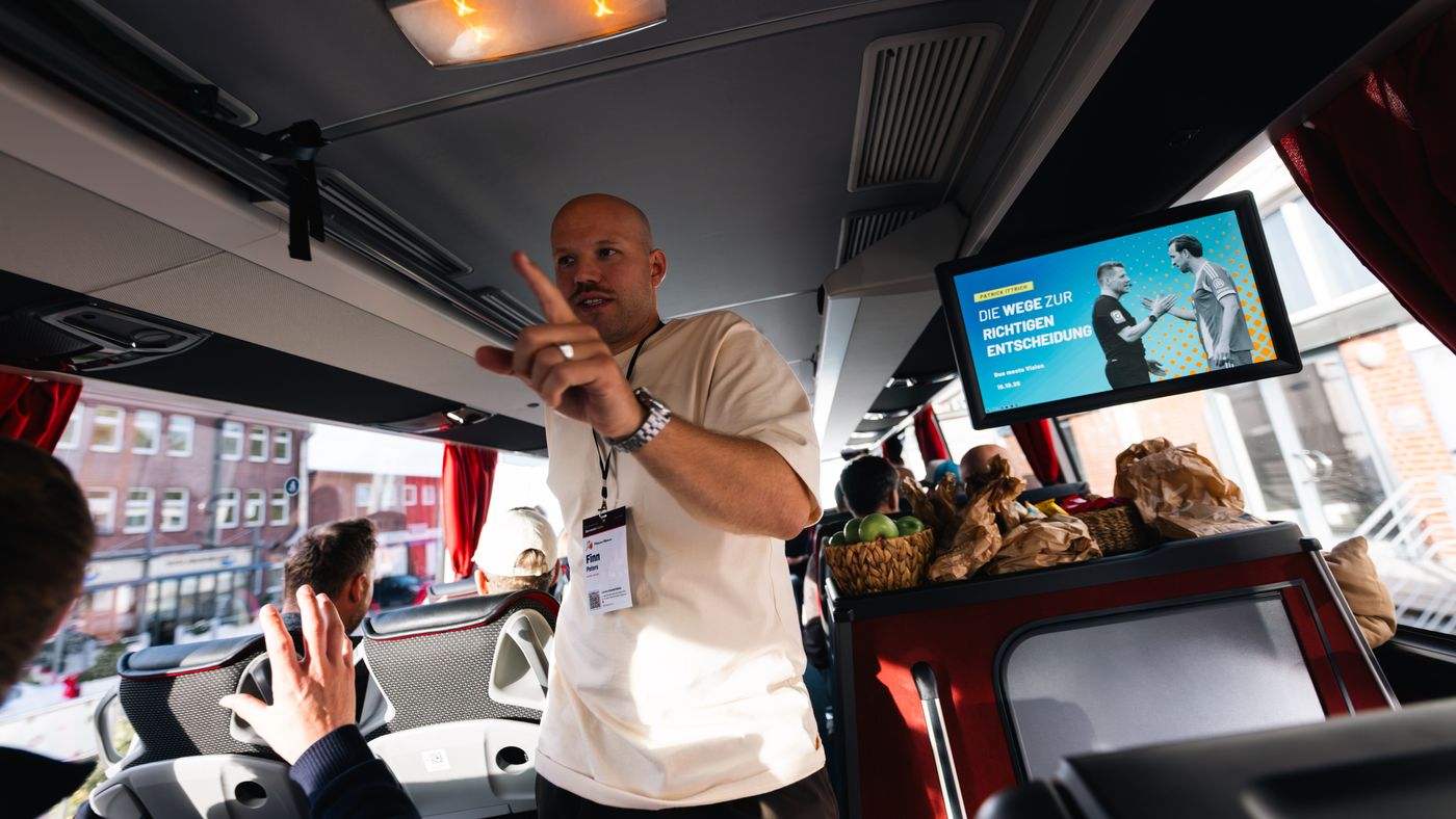 Am Busmikrofon